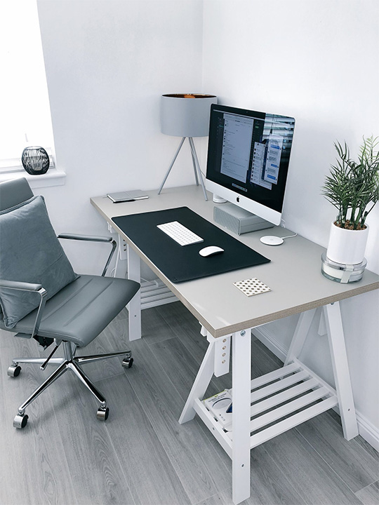desk room